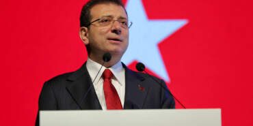 İmamoğlu’ndan gençlere mesaj: Türkiye’nin ve Cumhuriyetimizin muhafızları olacağız