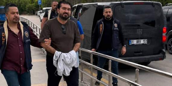 Rasim Ozan Kütahyalı kelepçeli halde Adana’ya getirildi: Bir yanlış anlaşılma var
