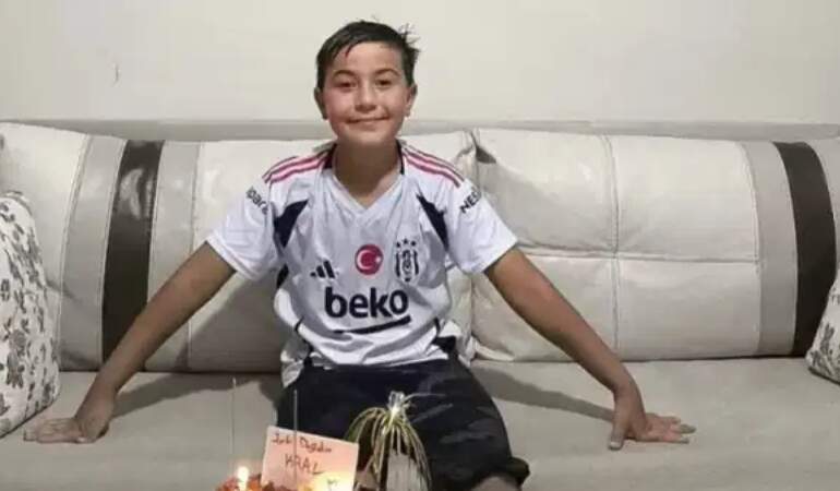 Okul saldırısından kahreden detay: 24 gündür yaşam mücadelesi veren çocuk 100 aldığı için ön sıraya oturmuş