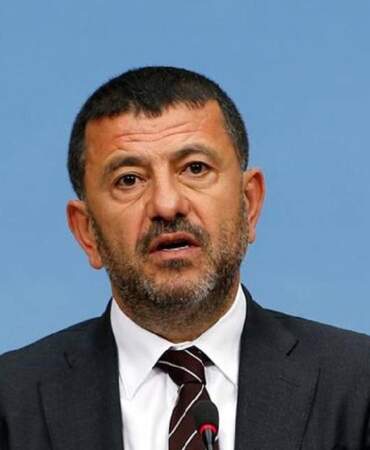 Veli Ağbaba’dan ‘WhatsApp’ iddialarına cevap: Kendi paramla algı oluşturmaya çalışılıyor