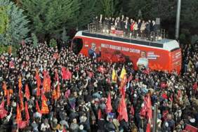Özel’den butlan kararına karşı direniş mesajı: Genel Merkez’deyim, hiçbir yere gitmiyorum
