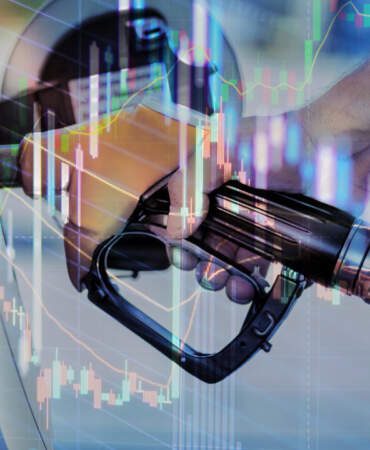 Barış Umudu Tabelalara Yansıdı: Bayramda Benzine İndirim Müjdesi