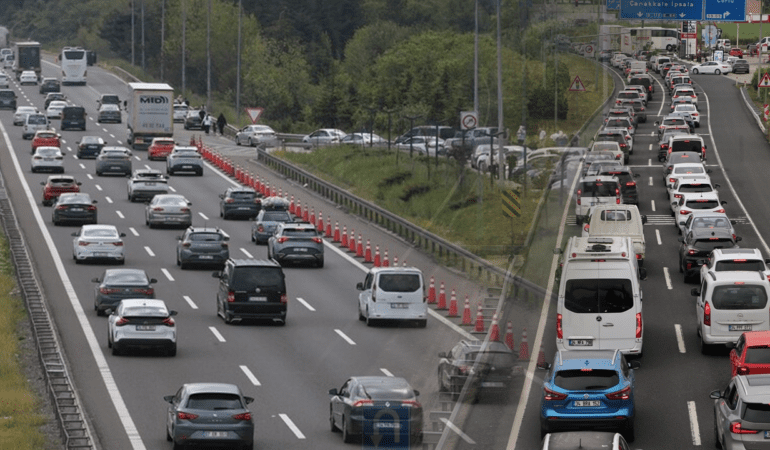 Bayram Göçü Başladı: Trafik Birçok Noktada Durma Noktasına Geldi