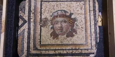 Zeugma’nın Çingene Kızı Mozaiğinin 13. kayıp parçası ABD’den Türkiye’ye getirildi