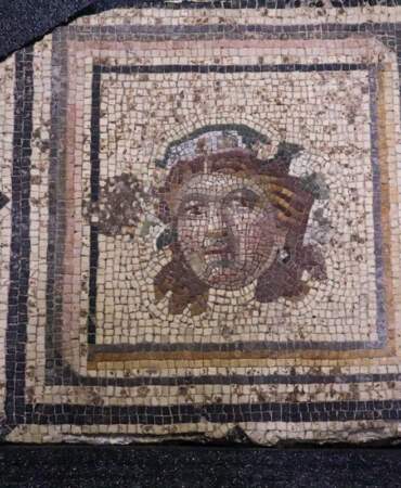 Zeugma’nın Çingene Kızı Mozaiğinin 13. kayıp parçası ABD’den Türkiye’ye getirildi