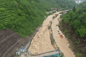 Giresun’u Sağanak Vurdu! Dereler Taştı, Yol Kapandı