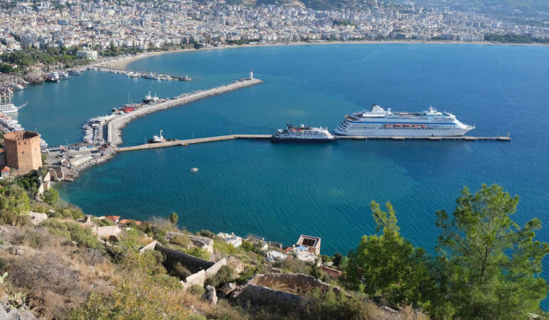 Kruvaziyer Turizminde Nisan Patlaması