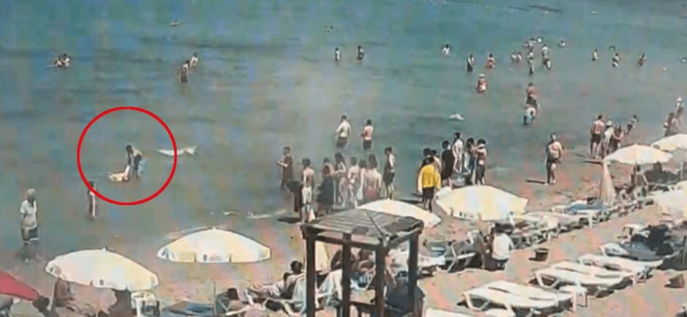 Kuşadası’nda Korku Dolu Anlar! Çinli Turist Böyle Kurtarıldı