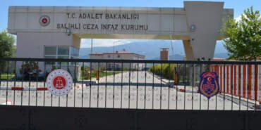 Fırtına Cezaevinin Çatısını Uçurdu: Çok Sayıda Yaralı Var
