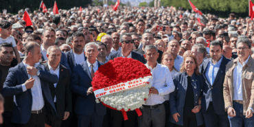 Özgür Özel Anıtkabir’e Yürüdü: ‘Meşruiyetimizi Milletten Alıyoruz’