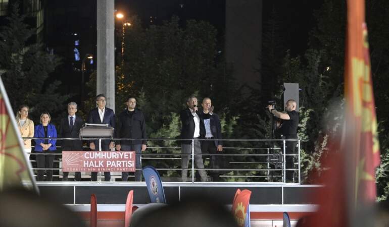 Özgür Özel: CHP’nin Mücadelesi Türkiye’nin Mücadelesidir