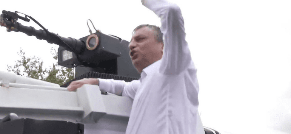Özgür Özel CHP Genel Merkezi’nden TBMM’ye Yürüyor: Geri Almak Üzere Çıkıyoruz