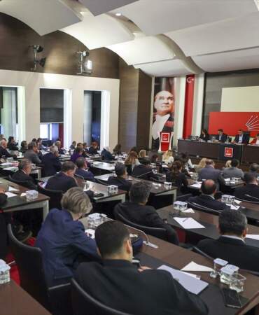 Özgür Özel, PM Üyeleriyle Toplantı Yaptı