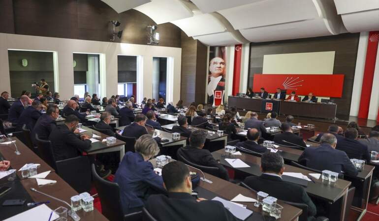 Özgür Özel, PM Üyeleriyle Toplantı Yaptı
