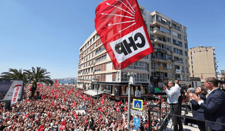 Özgür Özel Hakkında Bomba İddia: Masasında Üç Seçenek Var, Yeni Partinin Çizgisi Belirlendi