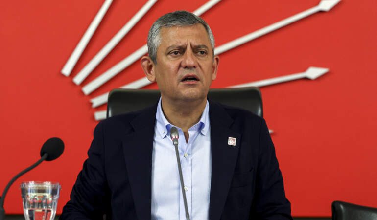 CHP’nin Sitesinde Güncelleme, Özel’in Unvanı Değişti