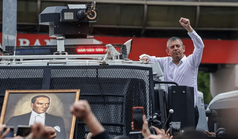 Özgür Özel’in Mitingi İçin İptal Başvurusu Mu Yapıldı? CHP’den Açıklama Geldi