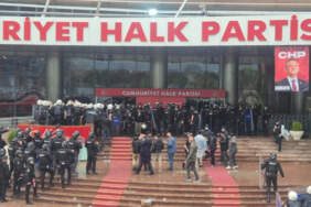 Polisler CHP Genel Merkezi’ni Tamamen Boşalttı: Son Olarak Özgür Özel Çıktı