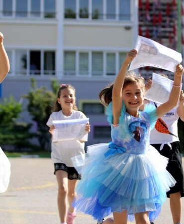 18 Milyon Öğrenci İçin Yaz Tatili Başlıyor: Yarın Karne Zili Çalacak