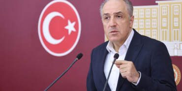Yeneroğlu’ndan CHP Genel Merkezi’ne polis müdahalesine tepki: Milletin vicdanı ve tarih affetmeyecek