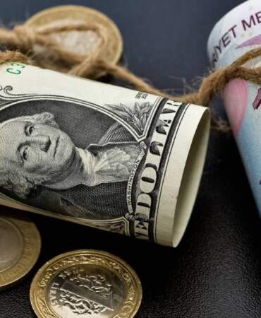 Mutlak butlan kararı sonrası dolarda yeni rekor