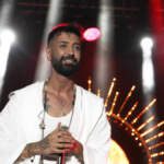 Konserde korkutan anlar: Sahnedeki alev Tan Taşçı’nın yüzüne sıçradı