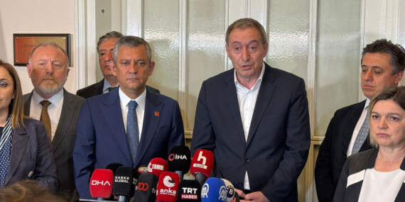 Özel’i ziyaret eden Bakırhan’ın cevap veremediği soru: DEM Parti bayramda kimi ziyaret edecek?