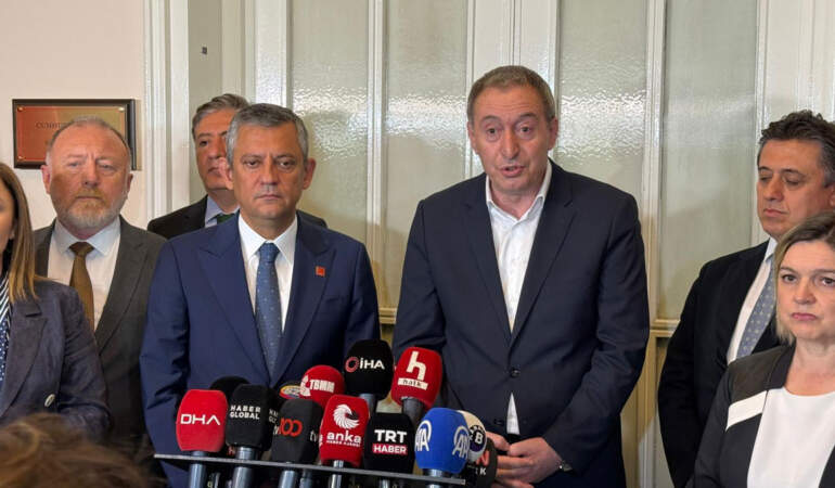 Özel’i ziyaret eden Bakırhan’ın cevap veremediği soru: DEM Parti bayramda kimi ziyaret edecek?