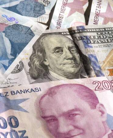 Dolar/TL’de tüm zamanların rekoru: Yarım günde tarihi zirve yenilendi