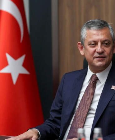 Özgür Özel liderliğindeki CHP, 14 partiyle bayramlaşacak