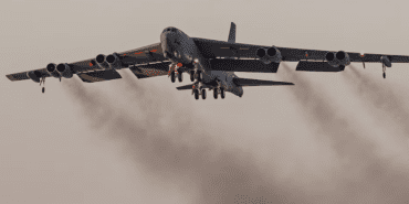 ABD’de Stratejik B-52 Uçağı Düştü: Nükleer Silah Taşıma Kapasitesi Bulunuyor