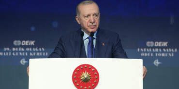 Cumhurbaşkanı Erdoğan 3 Şairi Andı