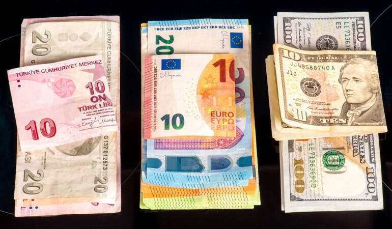 Dövizde Yön Değişti, Dolar Yükselirken Euro Geriledi
