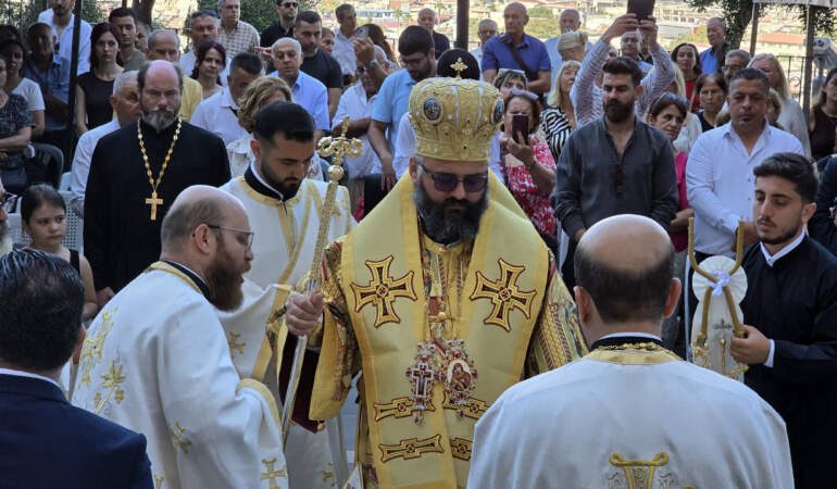 Dünyanın İlk Mağara Kilisesinde Kadim Buluşma: Hatay’da Aziz Petrus ve Pavlus Bayramı Kutlandı