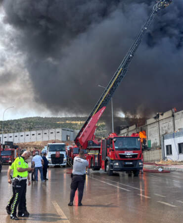 Gaziantep’te Tekstil Fabrikasında Yangın