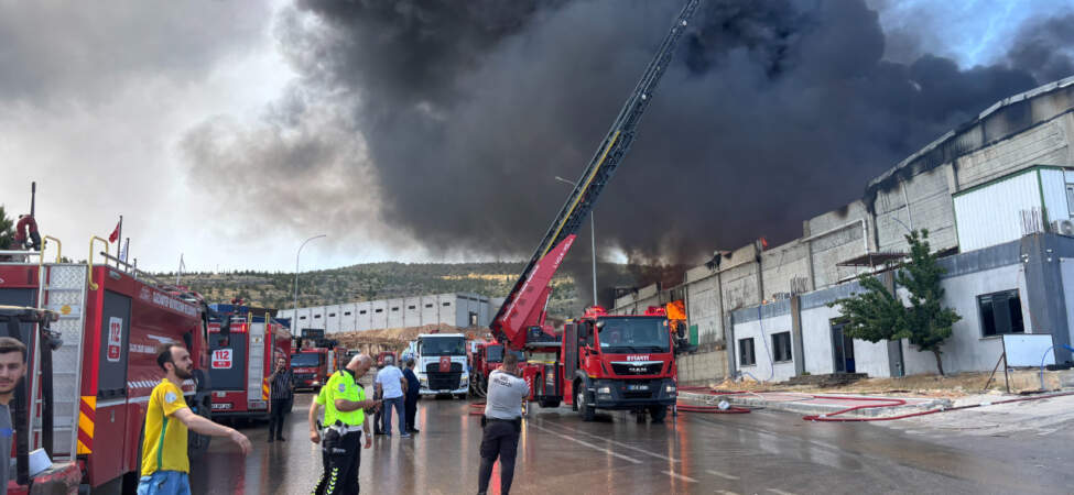 Gaziantep’te Tekstil Fabrikasında Yangın