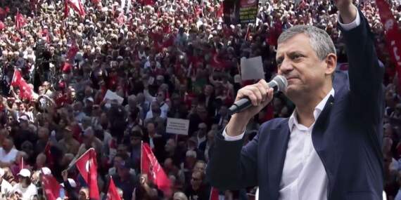 Güvenpark’ta insan seli! Özgür Özel’in programı öncesi alan doldu taştı