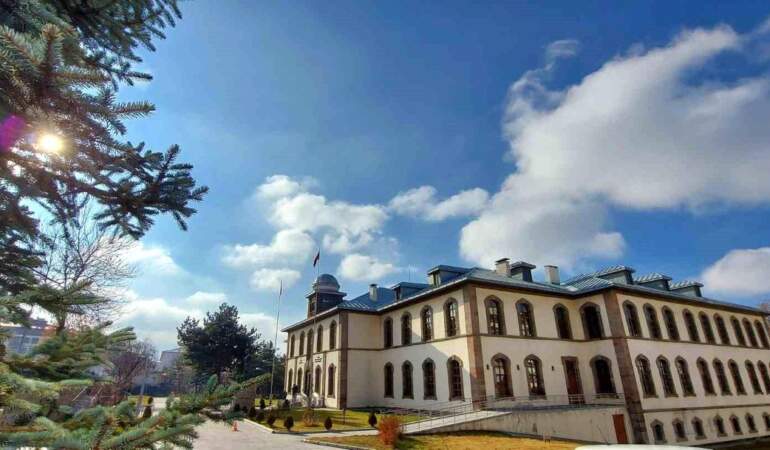 Tarihi Eserler Erzurum’da Kalmalı