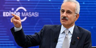Bakan Uraloğlu Açıkladı | Hürmüz’ü Devre Dışı Bırakacak Çılgın Proje: Efsane Hicaz Demir Yolu Okyanusa İniyor