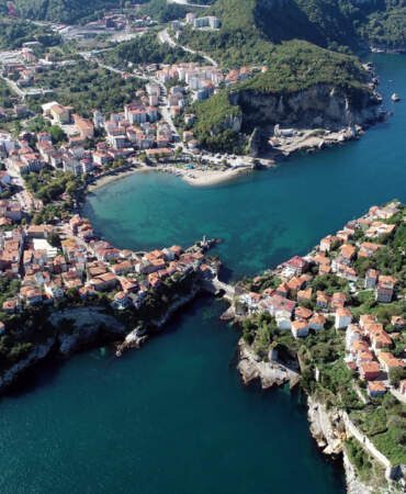 Nüfusunun 27 Katı Misafir! Amasra’da Bayram Tatilinde Rekor Yoğunluk