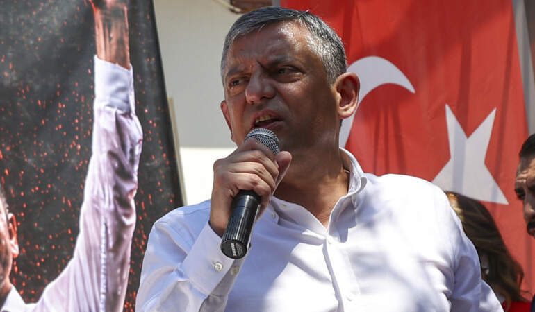 Özgür Özel Gümüşhane’de Konuştu: ‘Bize Bina Değil, Seçim Kazanmak Lazım’