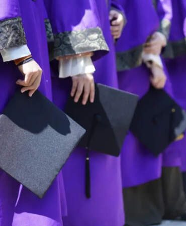 Sınırı Geçmeden Yurt Dışı Mezunu Olmuşlar! 419 Üniversitelinin Diploması Artık Çöp