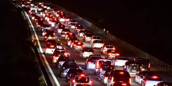 TEM Otoyolu’nda İstanbul yönü trafiğe kapatılıyor