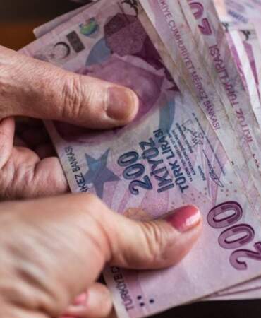 En düşük emekli aylığı teklifi kabul edildi