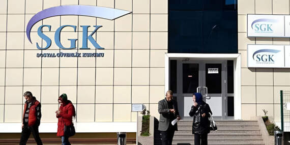Anne babasının yanında sigortalı olan EYT’liler için tehlike çanları çalıyor