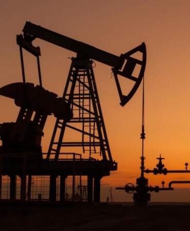 Brent petrolün varil fiyatı 100 doları aştı