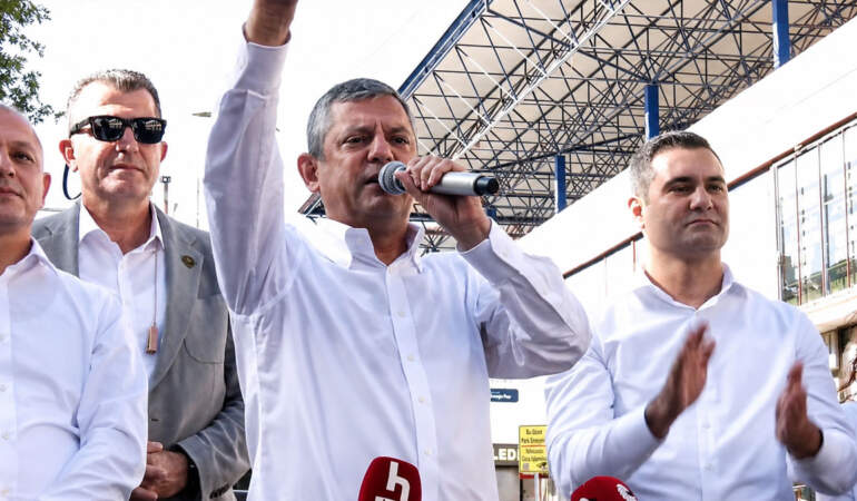 Özgür Özel pazartesi gününü işaret etti: Gözümüz kulağımız Yargıtay’da