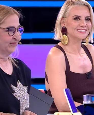 ‘Aza tamah etmeyen çoğu bulamaz’ dedi! Aldığı ödülle herkesi duygulandırdı