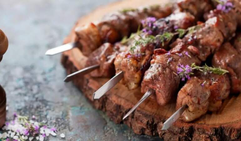 Taste Atlas dünyanın en beğenilen marine soslarını sıraladı: Türkiye’den şiş kebap listede üst sıralarda