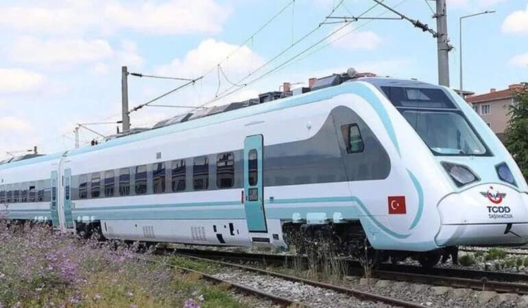 Milli Elektrikli Tren ikinci hattına çıkıyor
